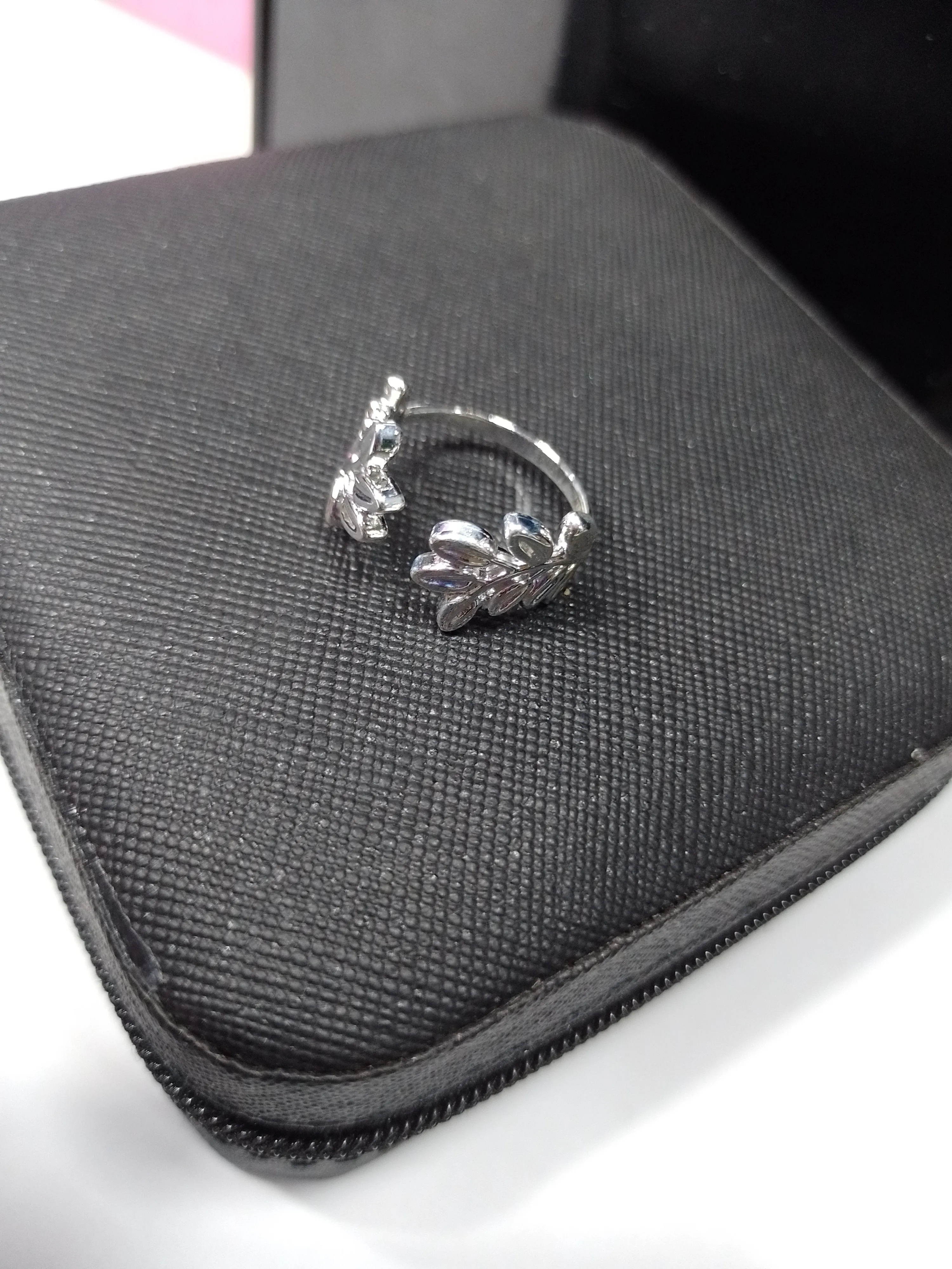 anillo acero blanco formas