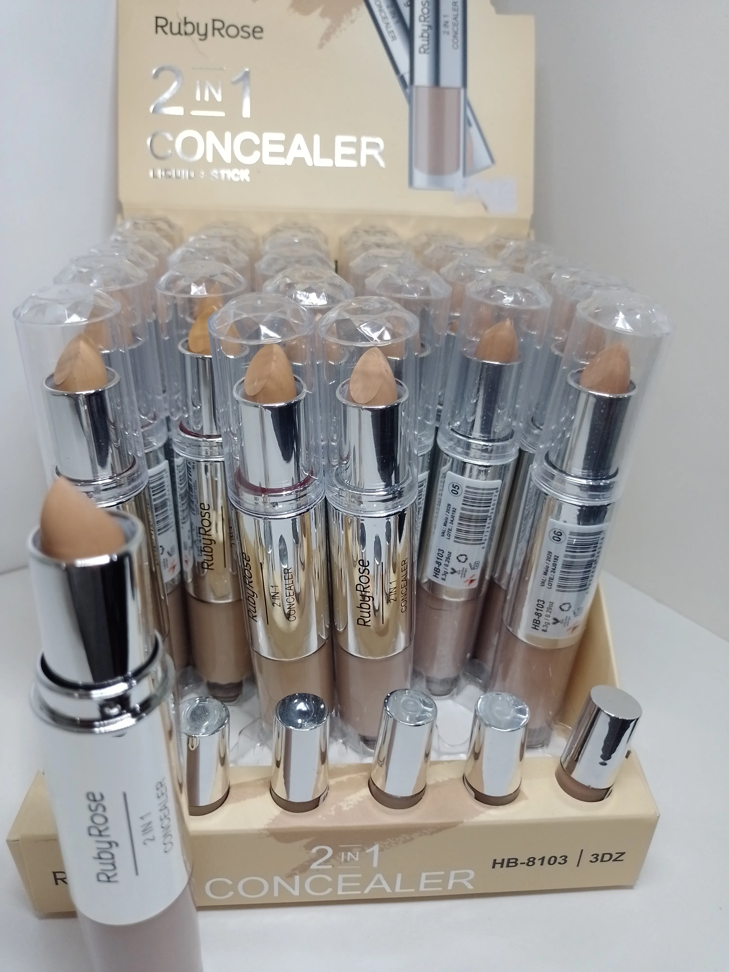 Corrector 2 en 1 Ruby Rose (05)