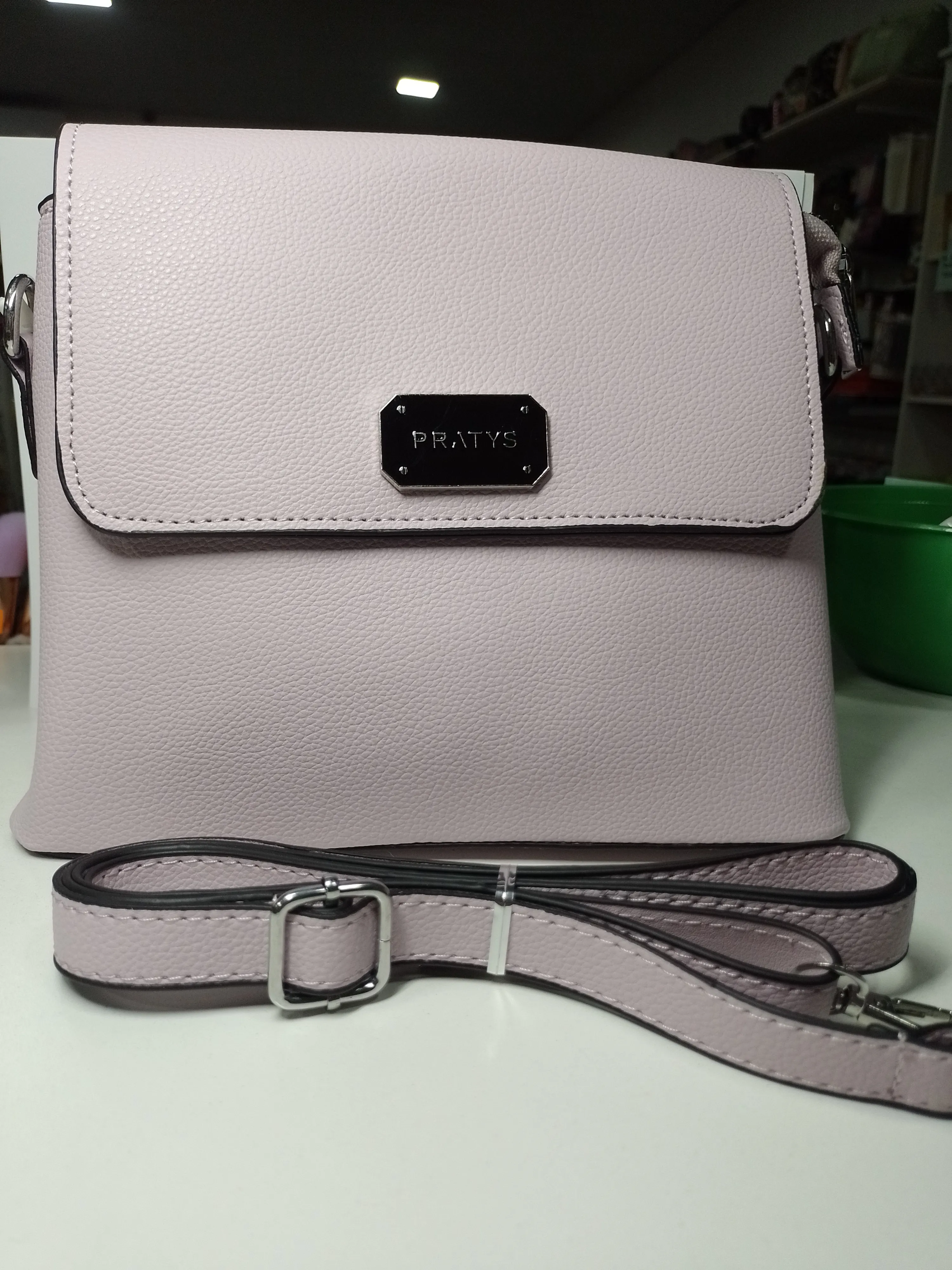 cartera lila