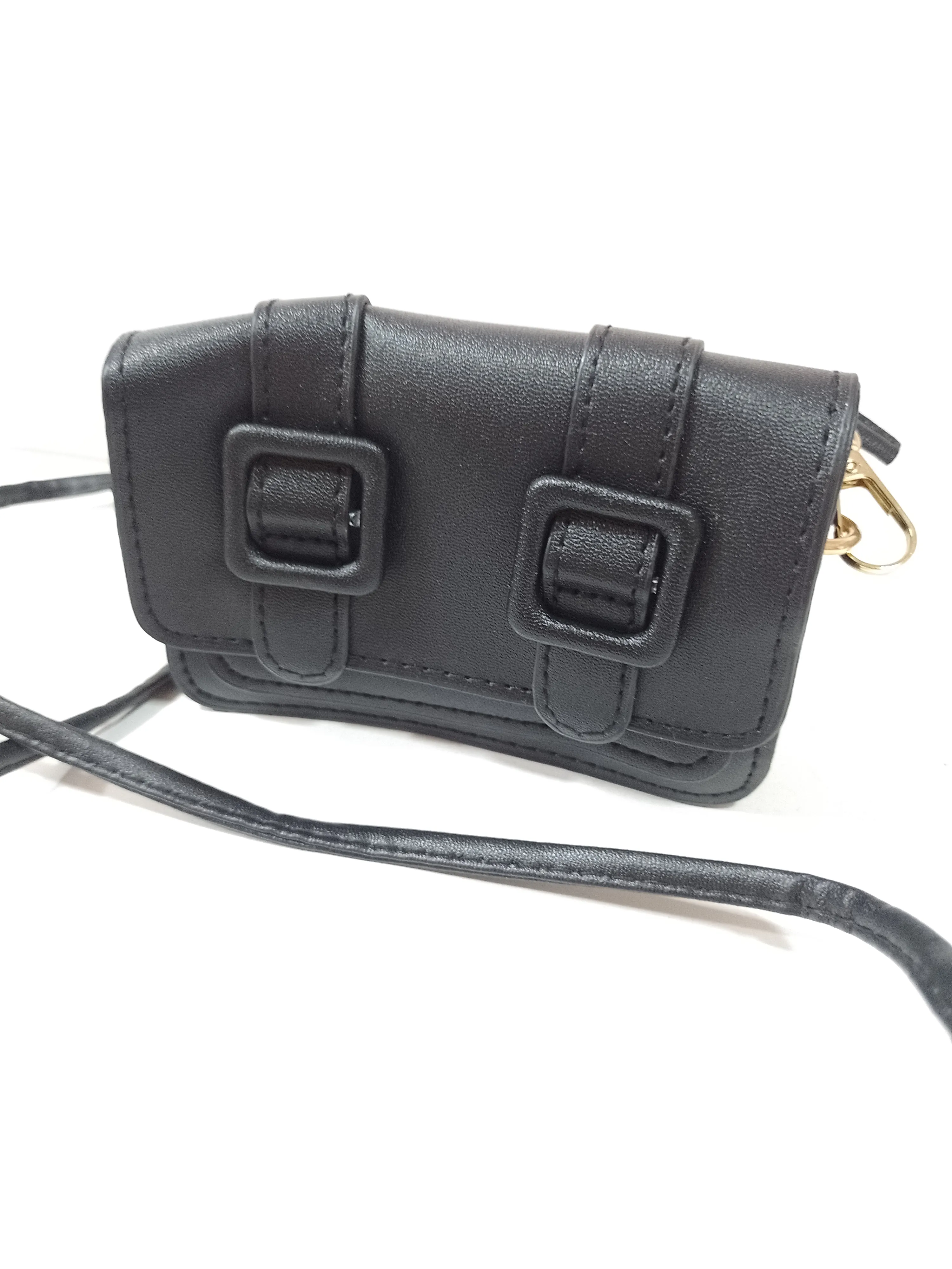 mini cartera negra