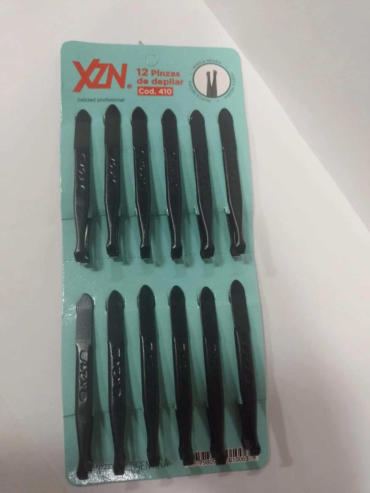pinza para depilar hueca negra
