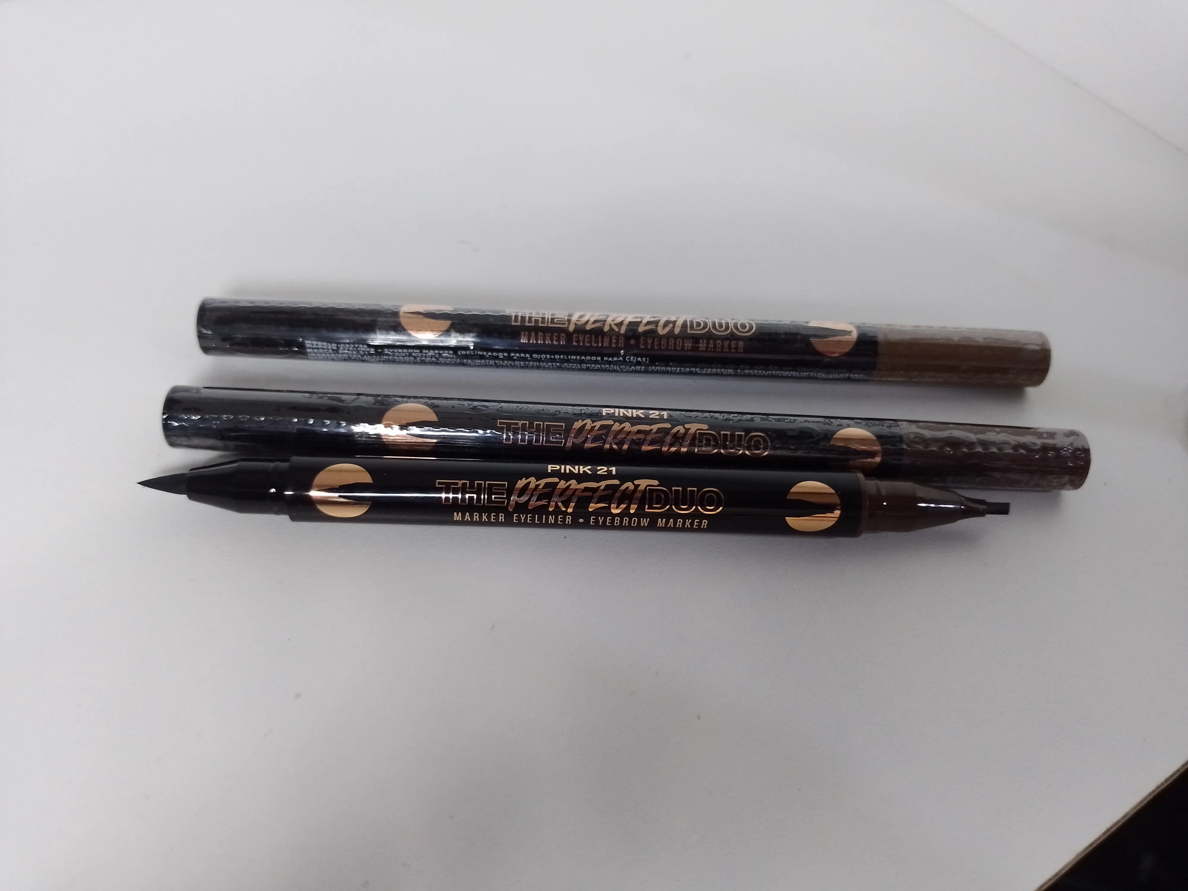 Delineador de Ojos + Cejas Pink 21