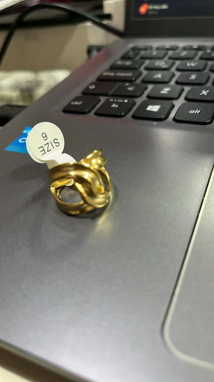 anillo dorado