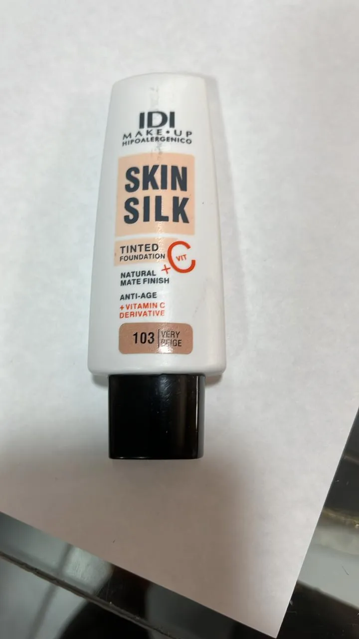 maquillaje skin silk con vitamina c 103