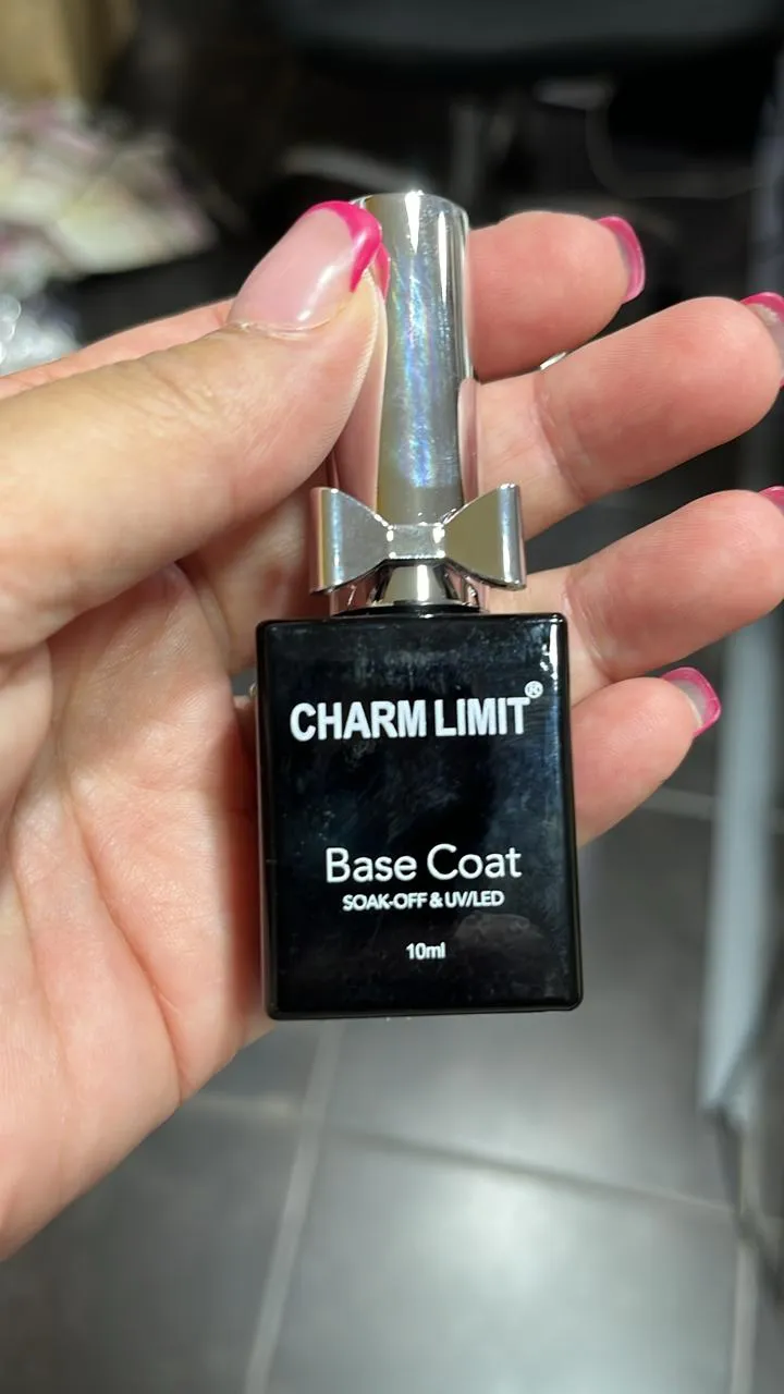 base coat moñito charm limit