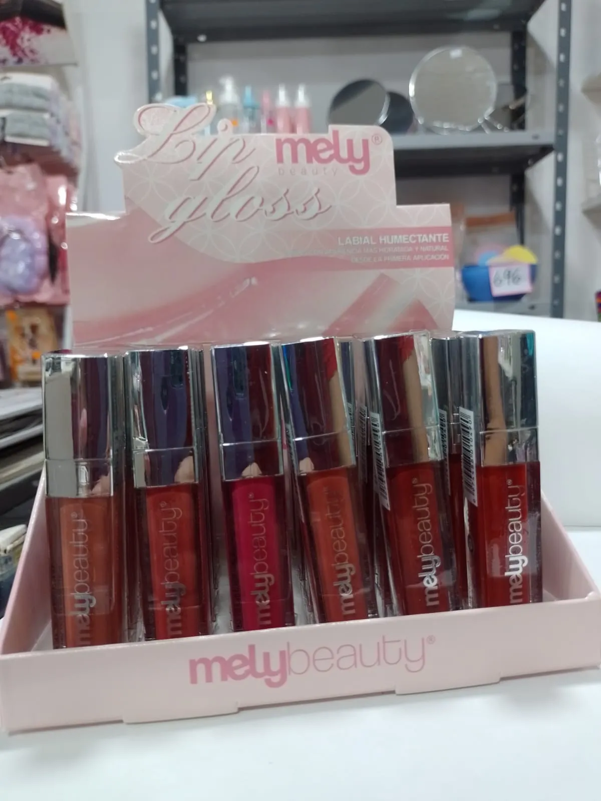 lip gloss tapa plateada