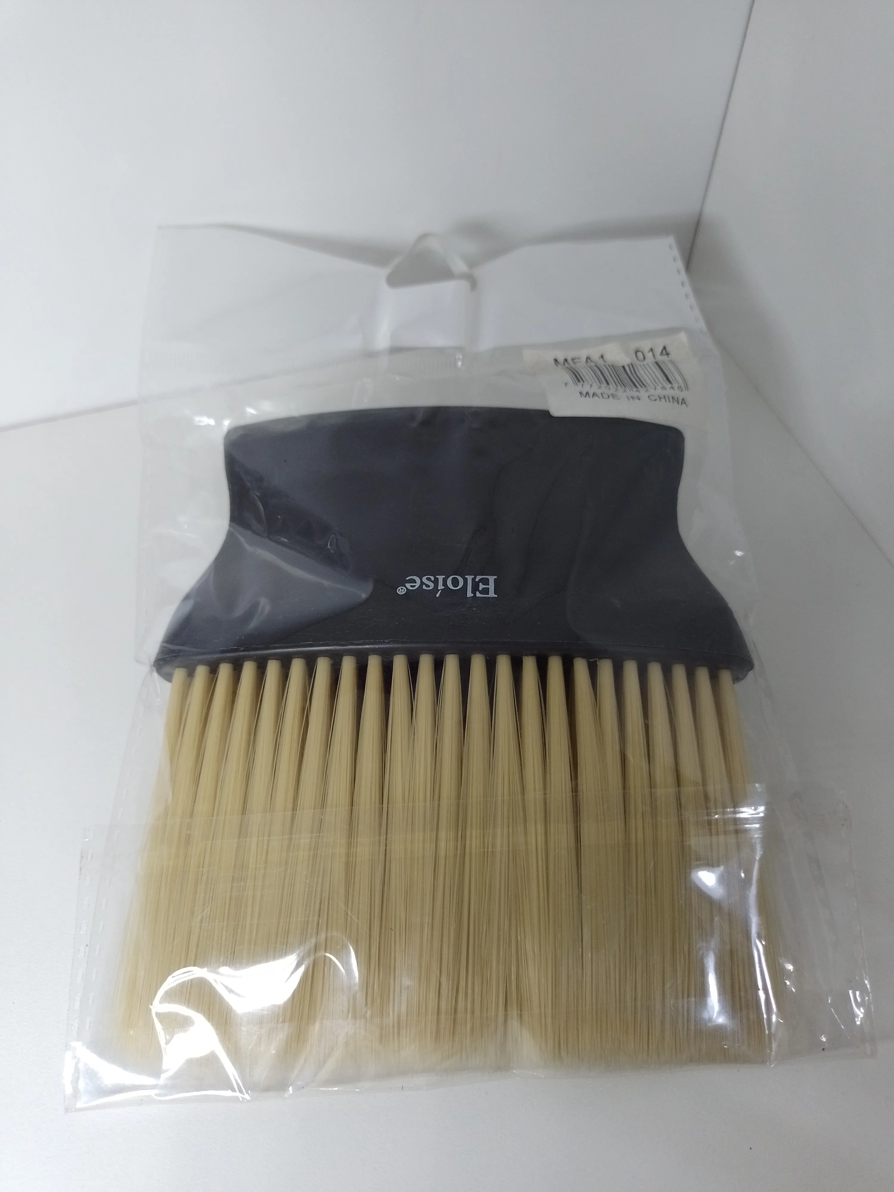Cepillo Para Peluquero Con Mango Negro Eloise