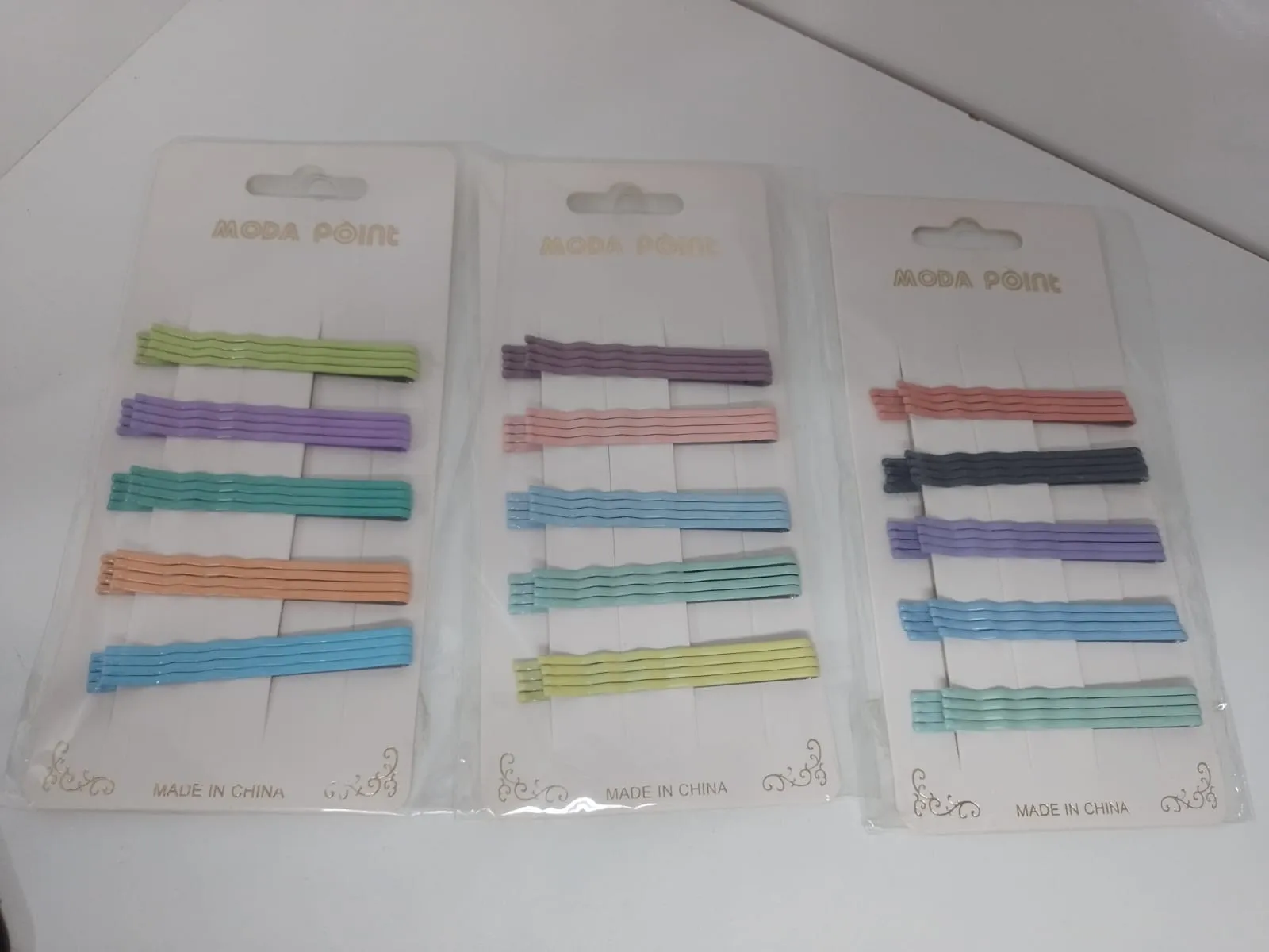 Invisibles en Colores Pastel