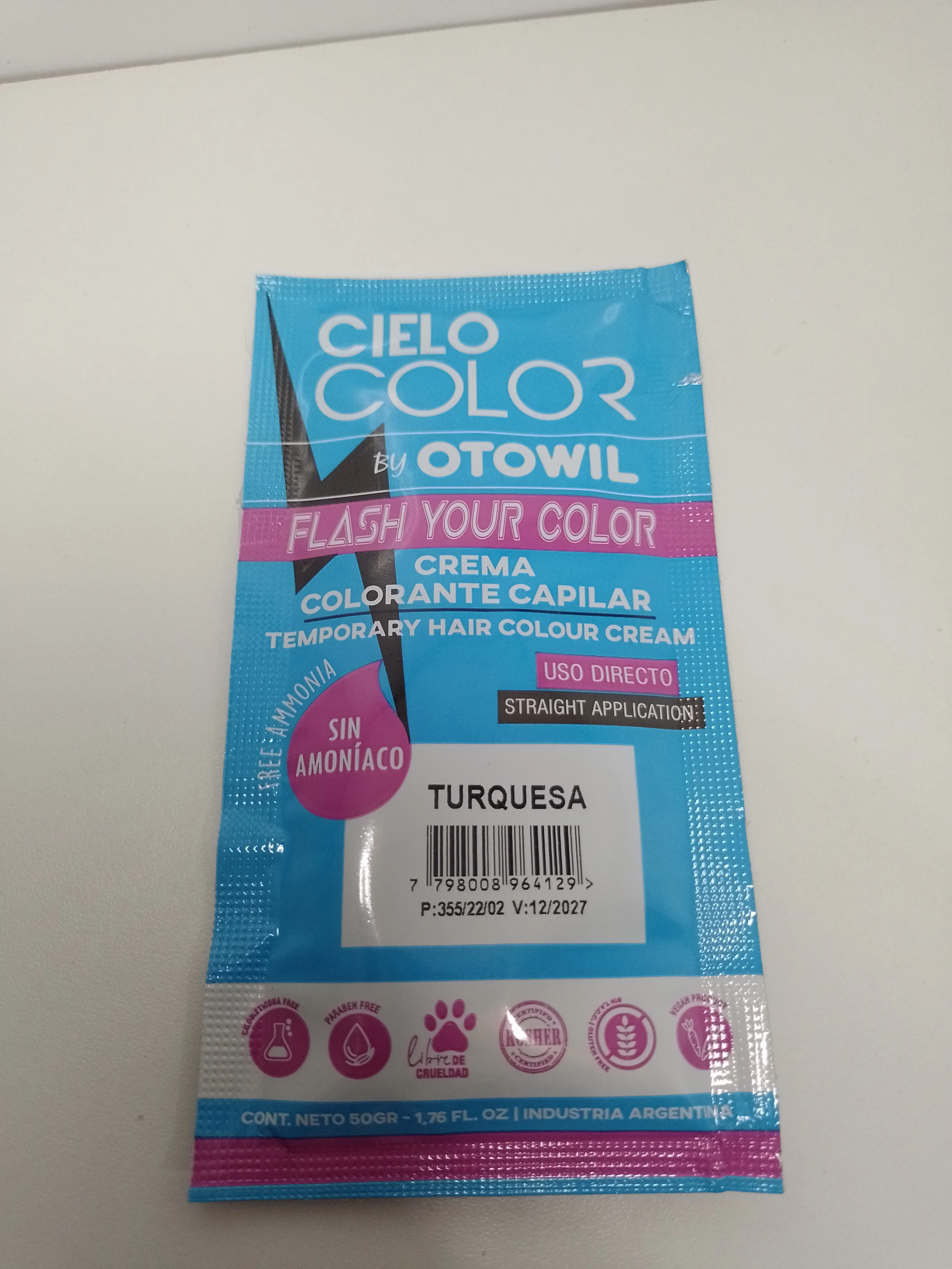 cielo color otowil turquesa