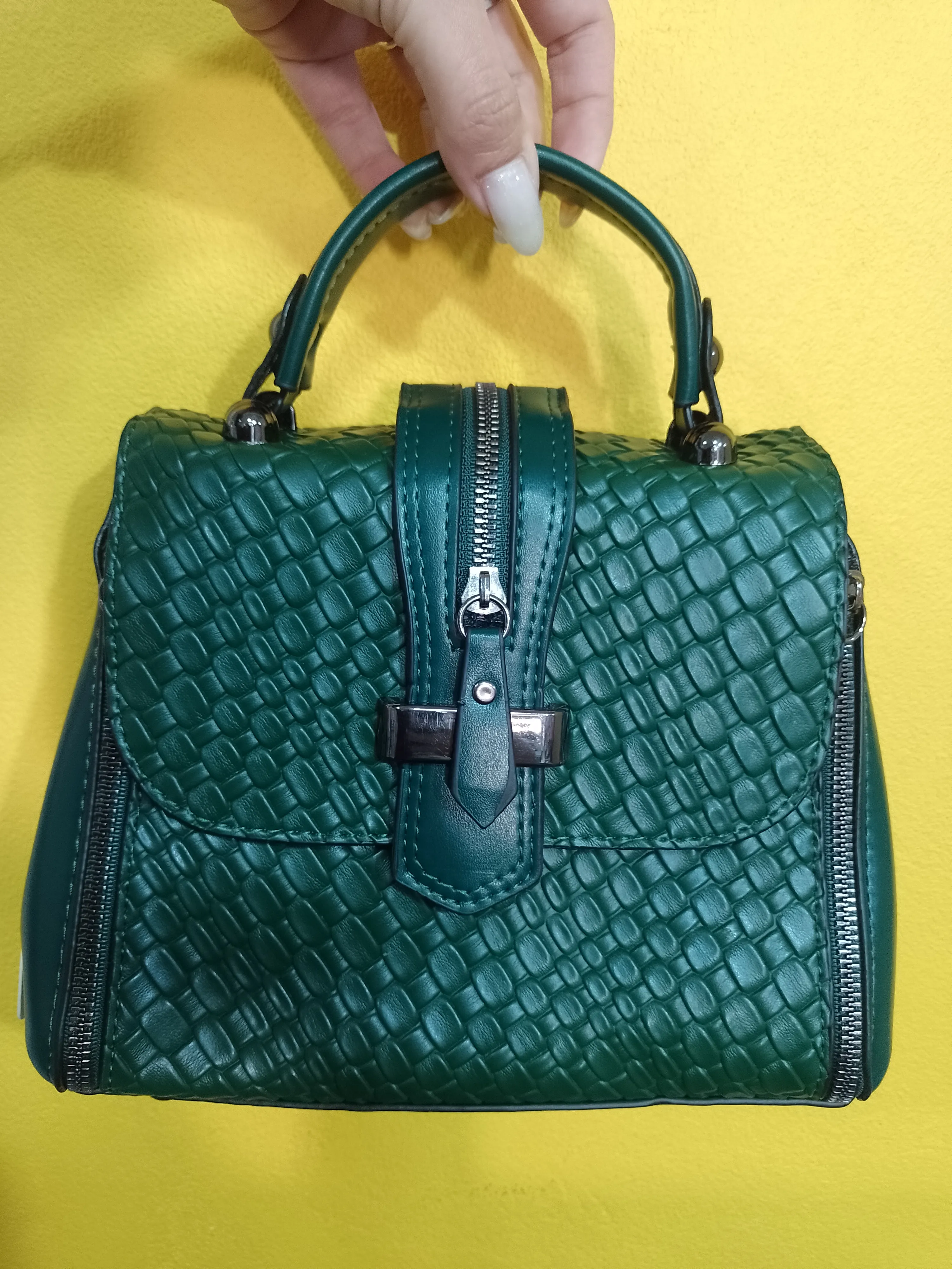 cartera verde esmeralda